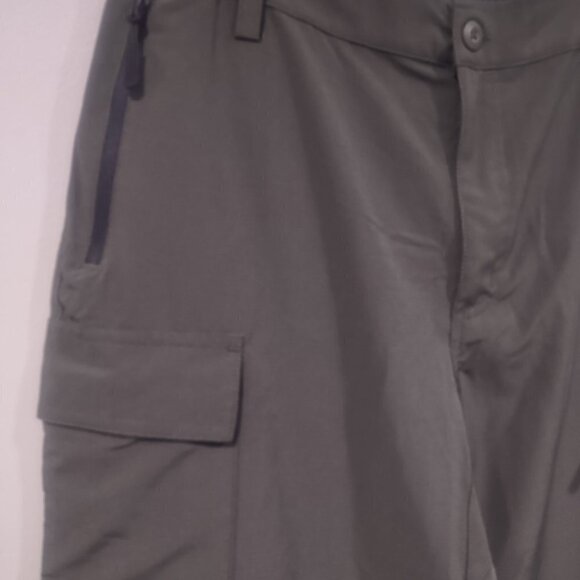 NWOT Women's Olive Green Convertible Cargo Pants Size XL - Picture 5 of 6
